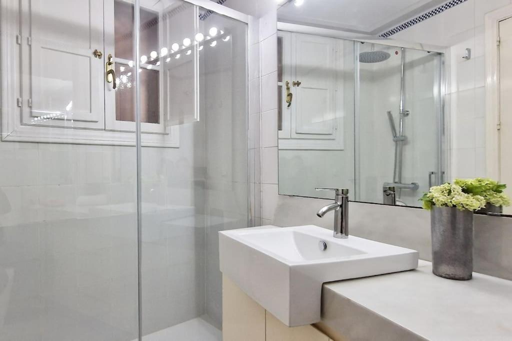 Apartamento Precioso En Santa Cruz Lirio Bajo Sevilla Exterior foto