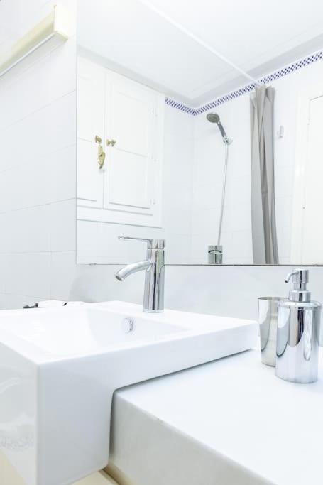 Apartamento Precioso En Santa Cruz Lirio Bajo Sevilla Exterior foto