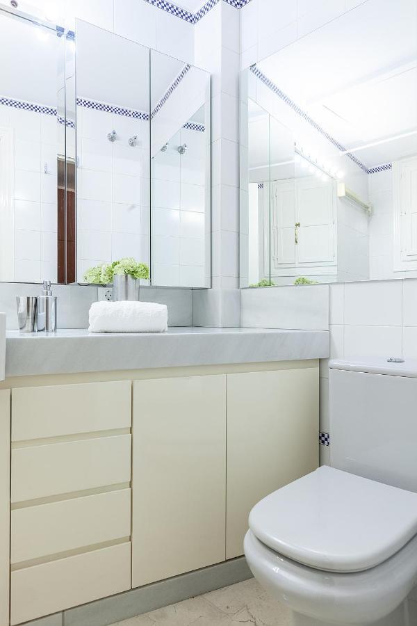Apartamento Precioso En Santa Cruz Lirio Bajo Sevilla Exterior foto